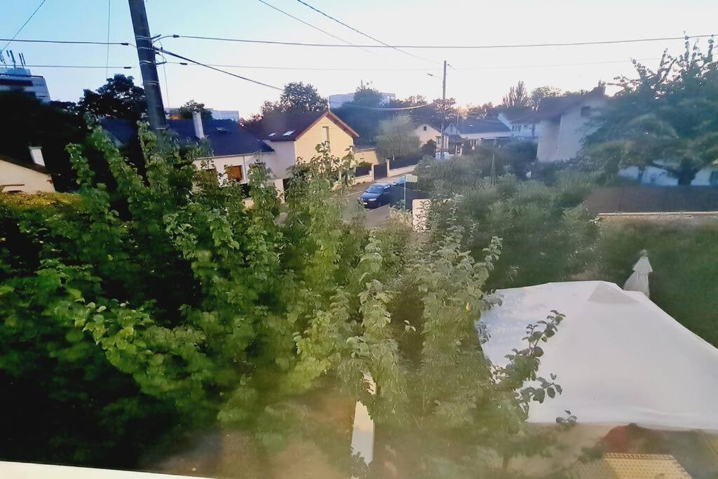 Appartement Tres Lumineux Et Calme. 세브랑 외부 사진